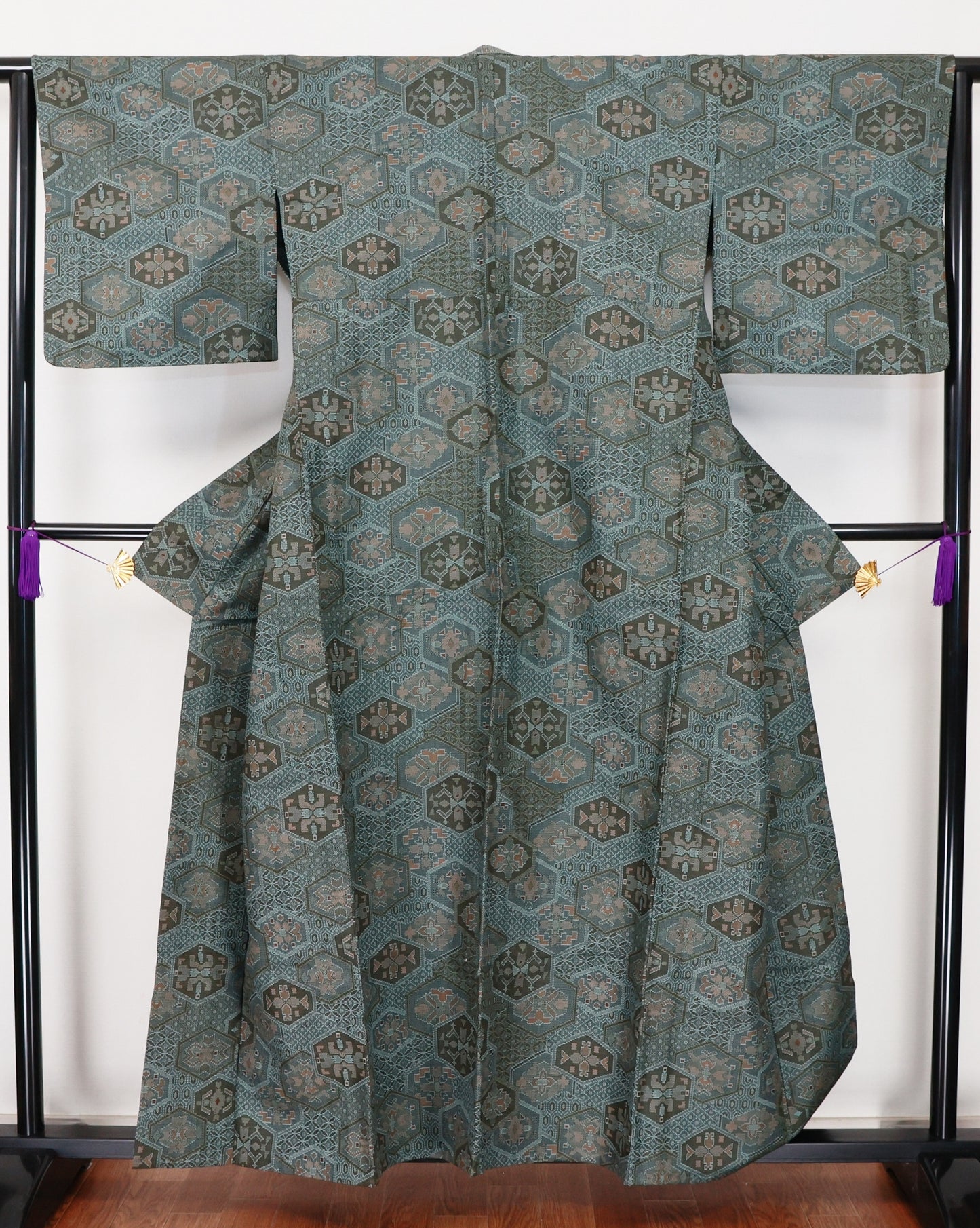 Green Kimono, Nishijin Kimono, Nishijin Japanese Kimono, vintage kimono, vintage kimono for sale, used Kimono, Free shipping