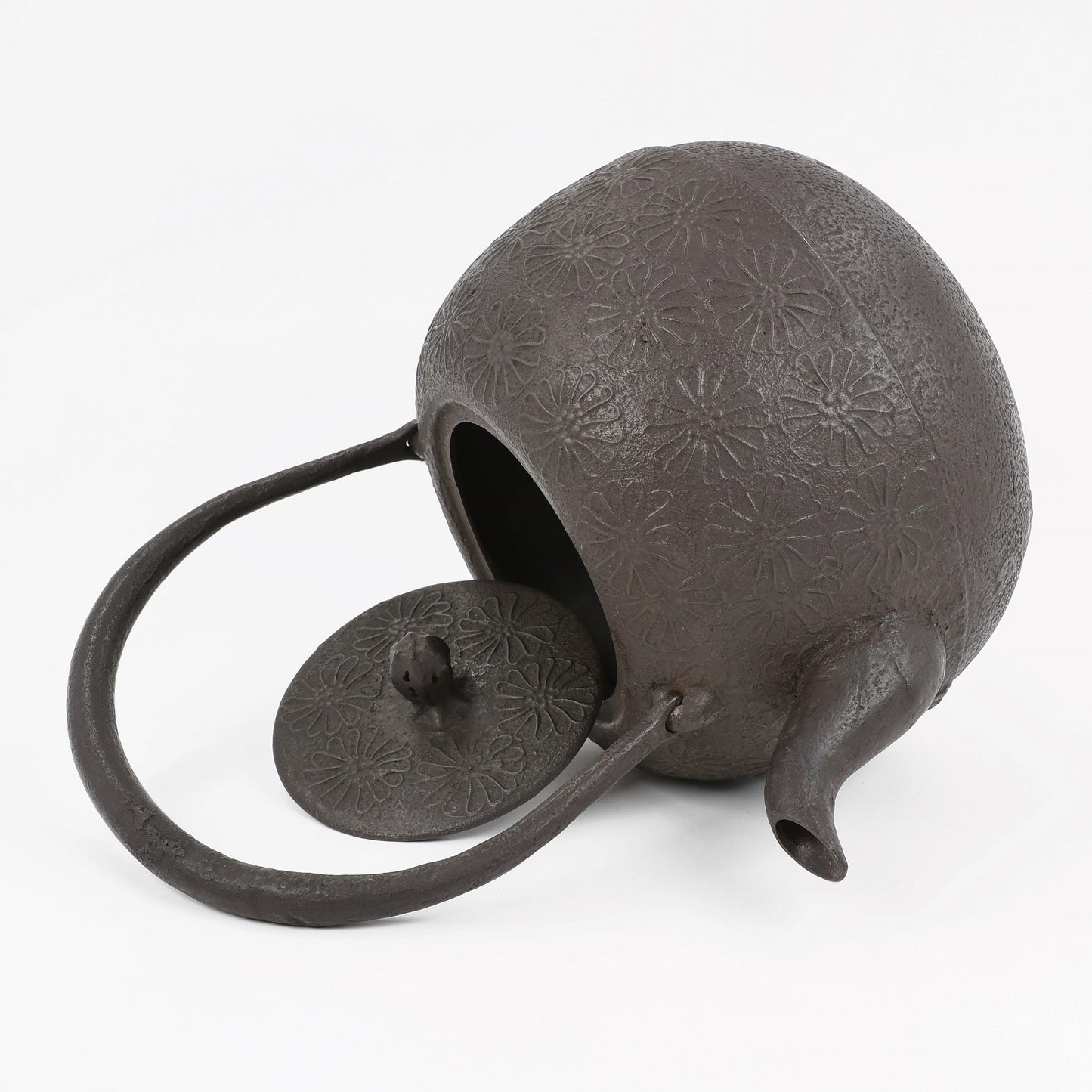 Tetsubin, Cast iron kettle, Japanese tetsubin, Tetsubin teapot, Tetsubin kettle, Cast iron teapot from Japan, Cast iron teapot, Nambutekki, Maru-natsume, 2.2L, Chrysanthemum pattern, Free Shipping