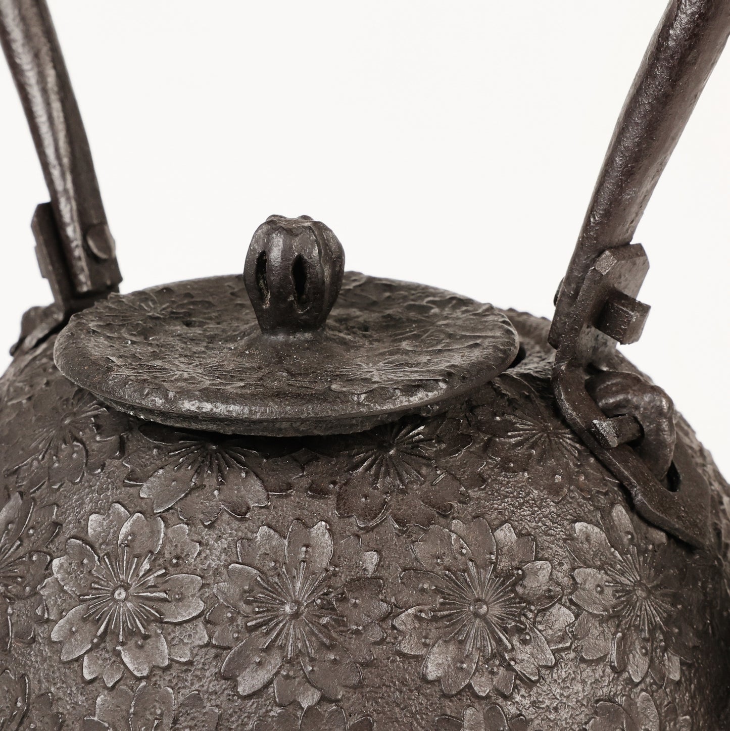 Tetsubin, Tetsubin kettle, Tetsubin cast iron teapot, Cast iron tea kettle, Tetsubin made in Japan, Cast iron kettle, Satetsu, Nanbu, Free Shipping