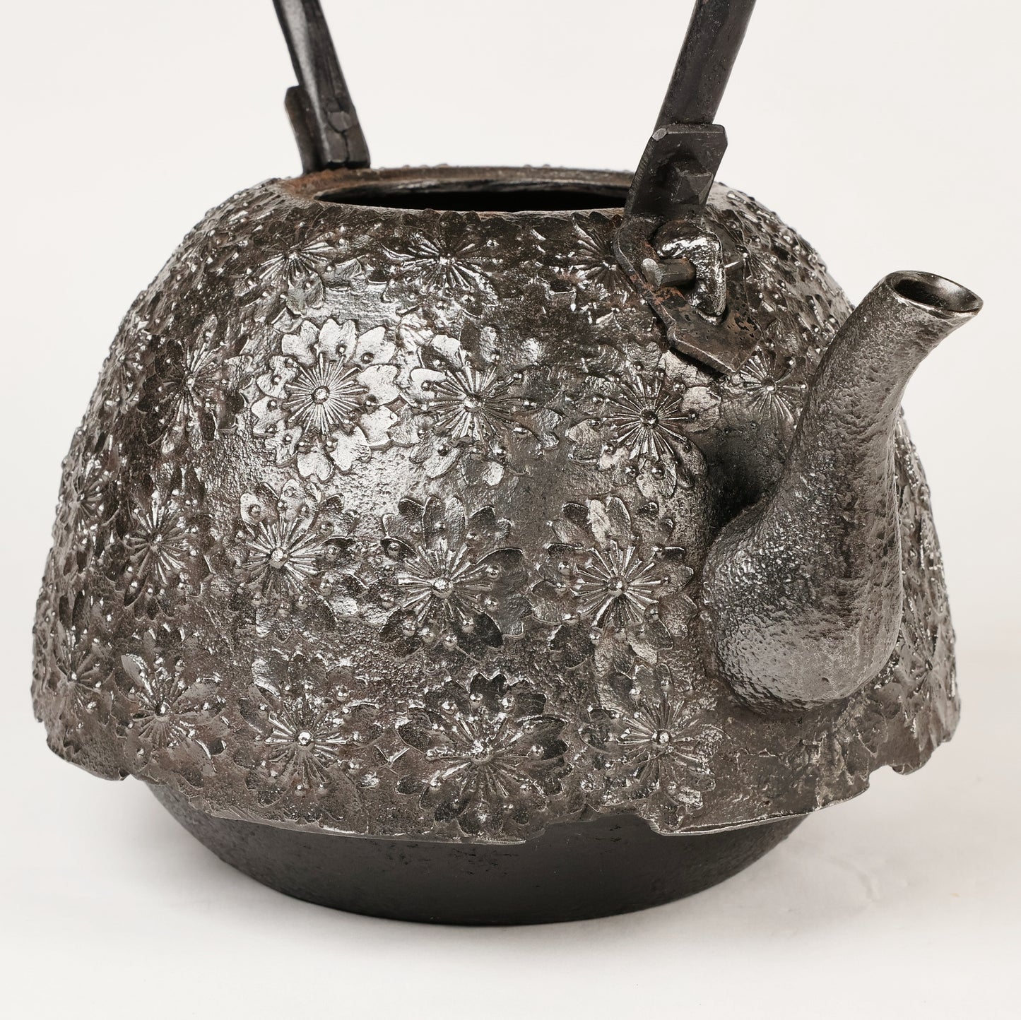 Tetsubin, Tetsubin kettle, Cast iron tea kettle, Japanese iron kettle, Cast iron kettle, Tetsubin iron teapot, Tetsubin iron sand, Satetsu, Iron sand, Free Shipping