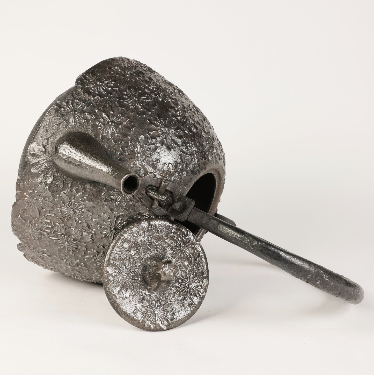 Tetsubin, Tetsubin kettle, Cast iron tea kettle, Japanese iron kettle, Cast iron kettle, Tetsubin iron teapot, Tetsubin iron sand, Satetsu, Iron sand, Free Shipping